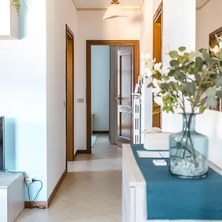 Porto Azzurro Varenna