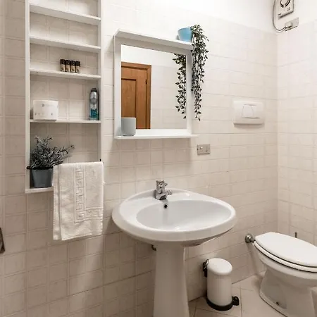 Porto Azzurro Varenna